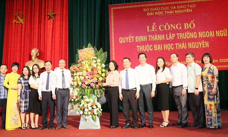 Thành lập Trường Ngoại ngữ thuộc Đại học Thái Nguyên