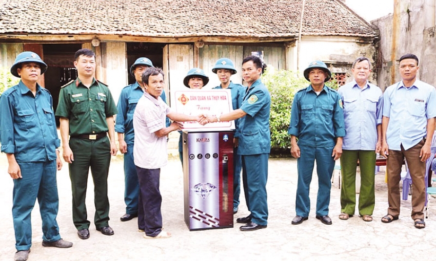 Xây dựng và huấn luyện dân quân tự vệ  “vững mạnh, rộng khắp”