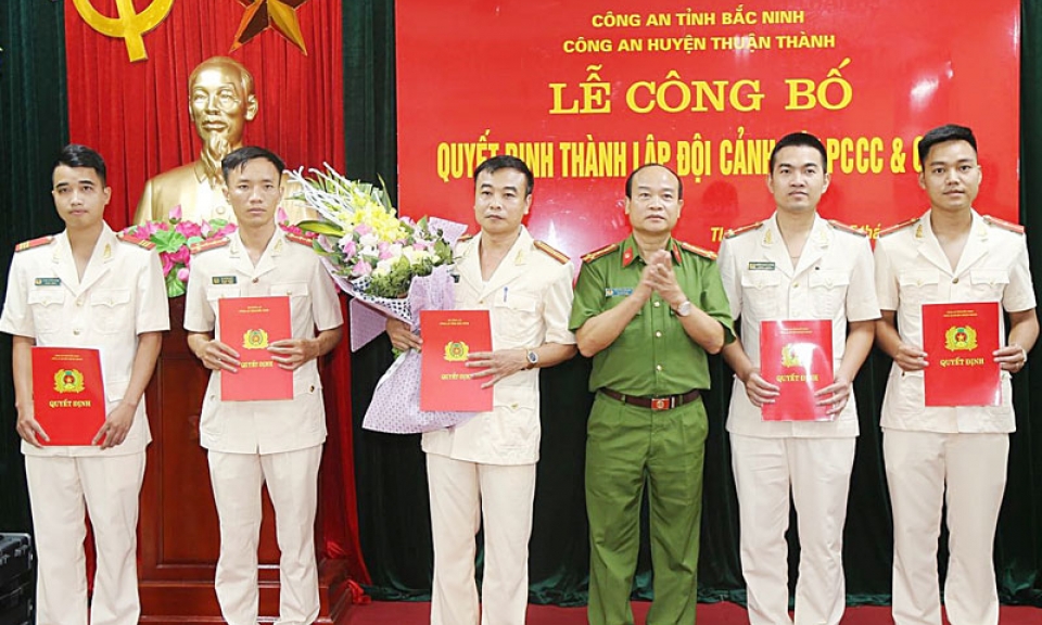 Công bố Quyết định thành lập Đội Cảnh sát PCCC và CNCH thuộc Công an các huyện Tiên Du, Yên Phong, Thuận Thành