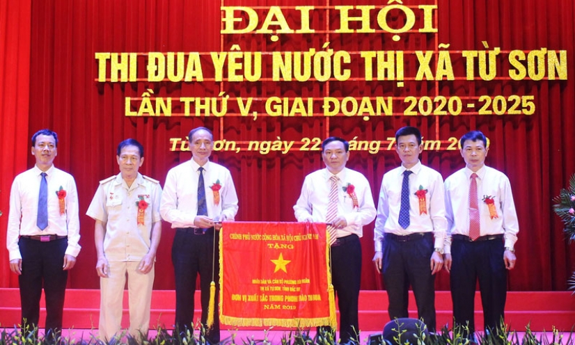 Đông Ngàn gắn xây dựng Đảng với phát triển kinh tế - xã hội