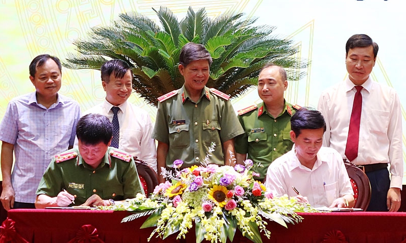Ra mắt mô hình “Tổ công nhân dịch vụ đô thị tự quản về an ninh trật tự ”