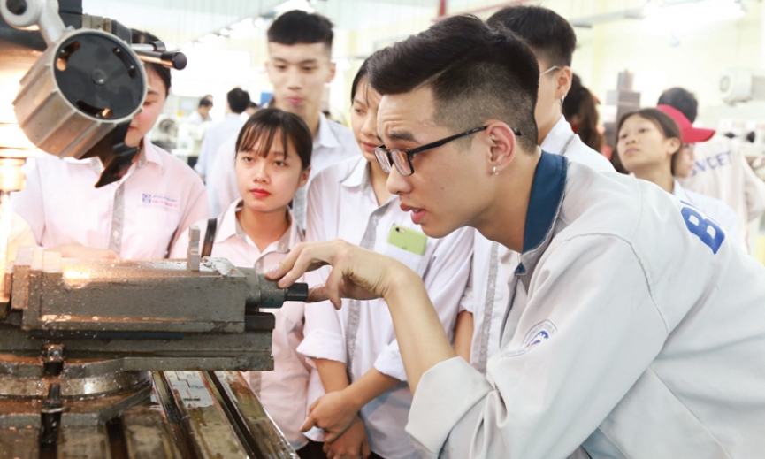 Cơ sở giáo dục nghề nghiệp  vượt khó tuyển sinh