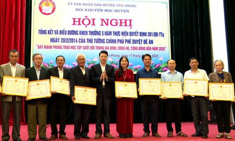Hội Khuyến học Yên Phong khen thưởng 5 năm thực hiện Quyết định 281/QĐ-TTg