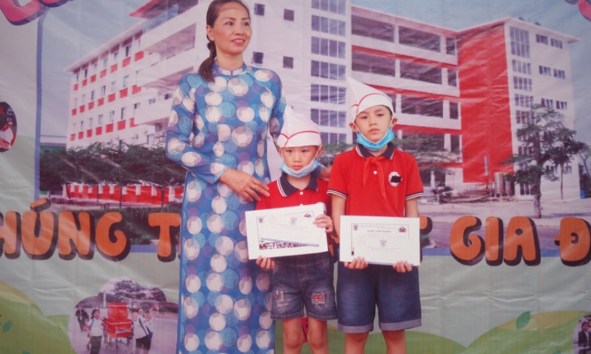 Giáo dục học sinh qua hoạt động  từ thiện nhân đạo