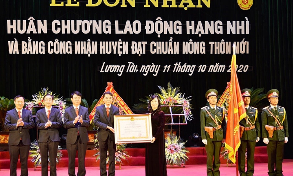 Lương Tài đón nhận Huân chương Lao động hạng Nhì và Bằng công nhận huyện đạt chuẩn nông thôn mới