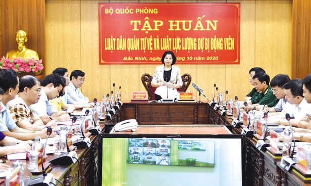 Tập huấn Luật Dân quân tự vệ  và Luật Lực lượng dự bị động viên