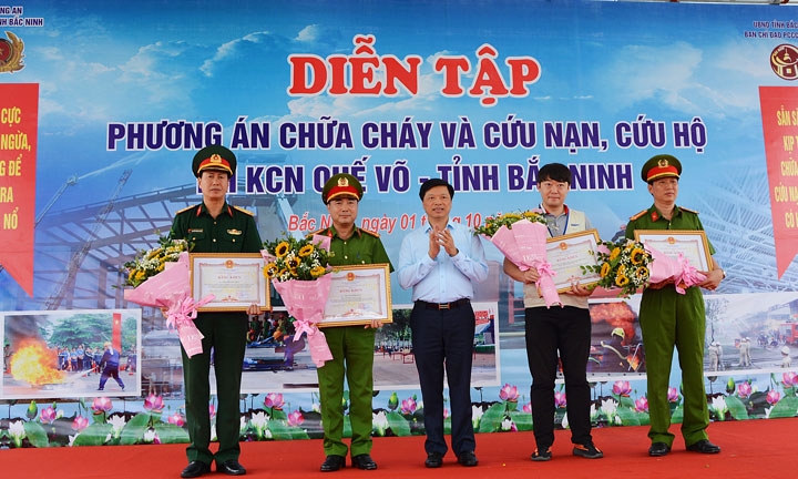 Diễn tập phương án chữa cháy và cứu nạn, cứu hộ tại Khu công nghiệp Quế Võ