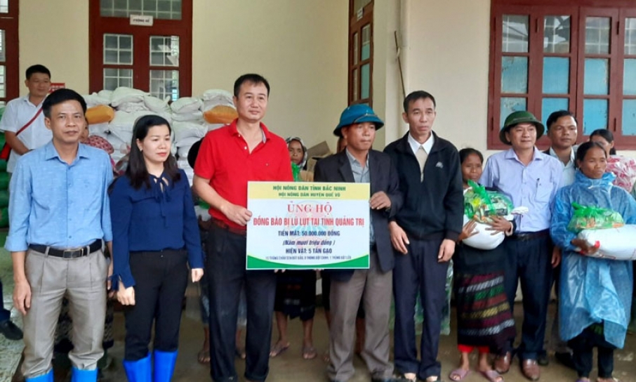 Cán bộ, hội viên nông dân Bắc Ninh hướng về miền Trung
