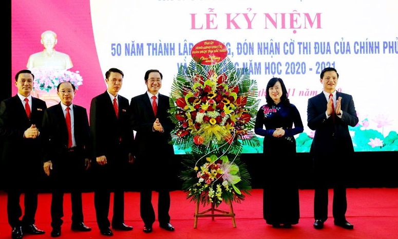 Trường Cao đẳng Công nghiệp Bắc Ninh: Kỷ niệm 50 năm thành lập, đón nhận Cờ thi đua của Chính phủ; Khai giảng năm học 2020-2021