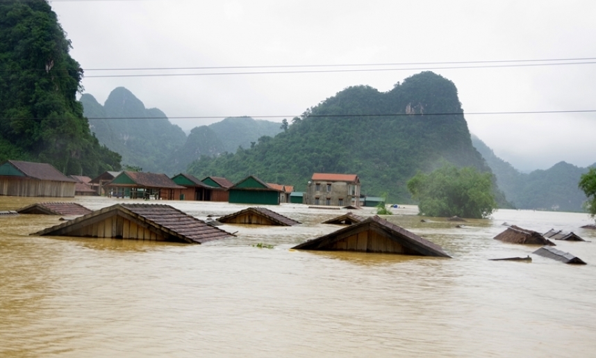 Quyết liệt ứng phó “bão chồng bão”, “lũ chồng lũ” miền Trung