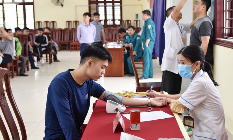 Xã Cảnh Hưng sơ tuyển công dân sẵn sàng nhập ngũ