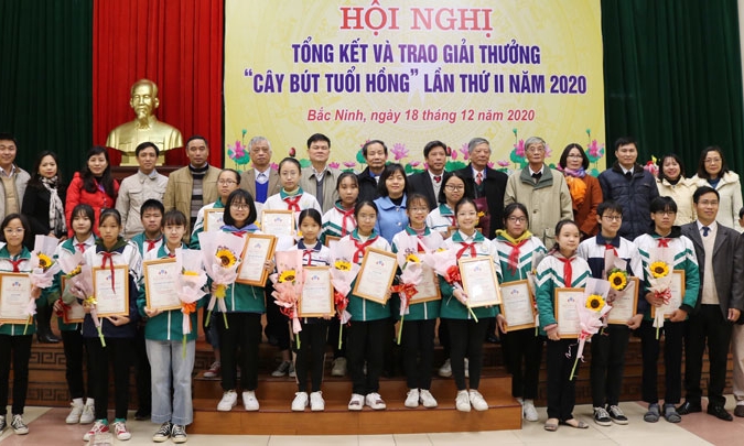Gần 500 tác phẩm dự thi “Cây bút tuổi hồng” lần thứ II năm 2020