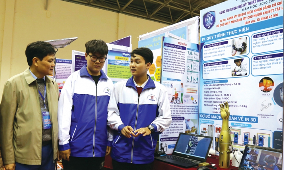 Đổi mới phương pháp dạy học qua cuộc thi KH-KT