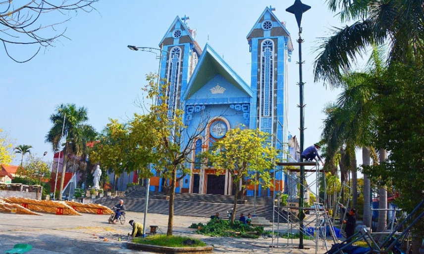 Đồng bào Tử Nê sống “tốt đời đẹp đạo”