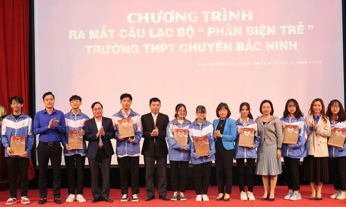 Ra mắt CLB “Phản biện trẻ” Trường THPT Chuyên Bắc Ninh