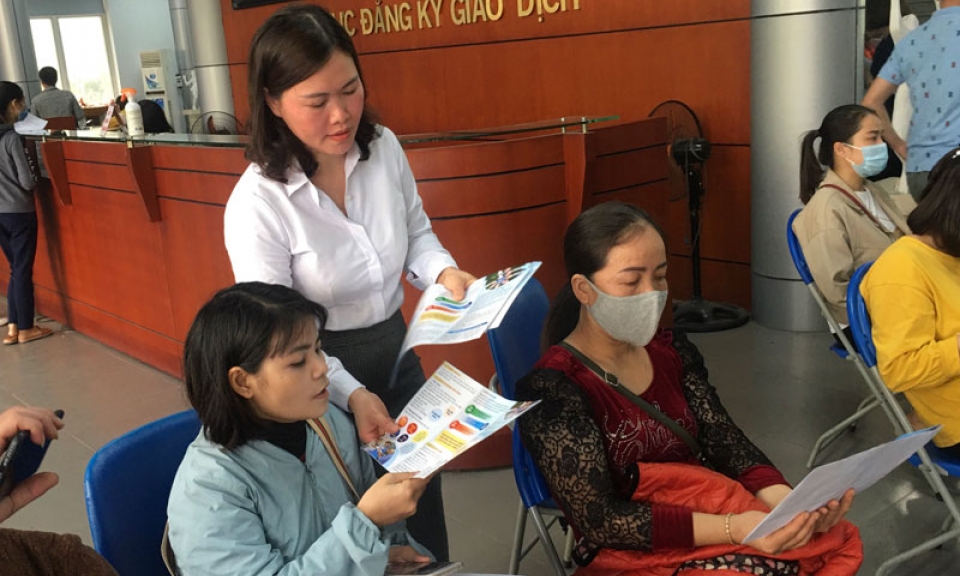 Sôi động thị trường  việc làm dịp cuối năm