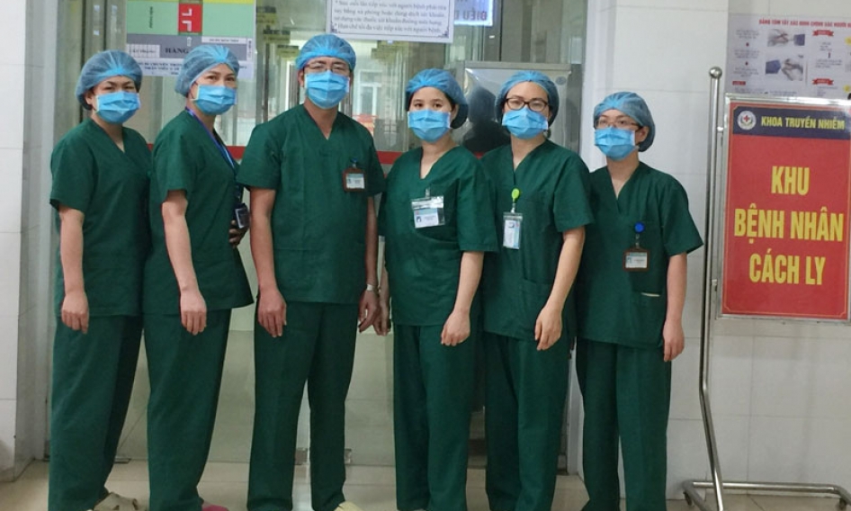Nhiều cá nhân, tập thể được khen thưởng dịp kỷ niệm Ngày Thầy thuốc Việt Nam 27-2