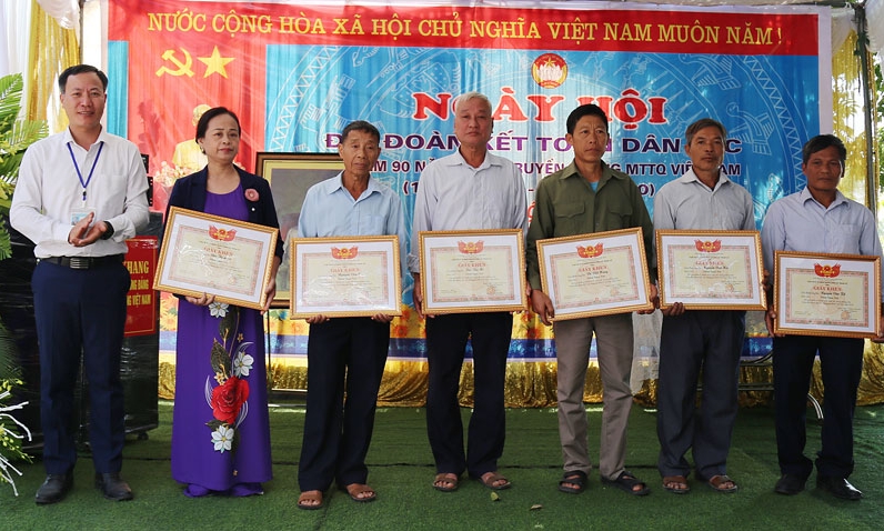 Nhân rộng các điển hình  tiên tiến ở Đảng bộ xã Trạm Lộ
