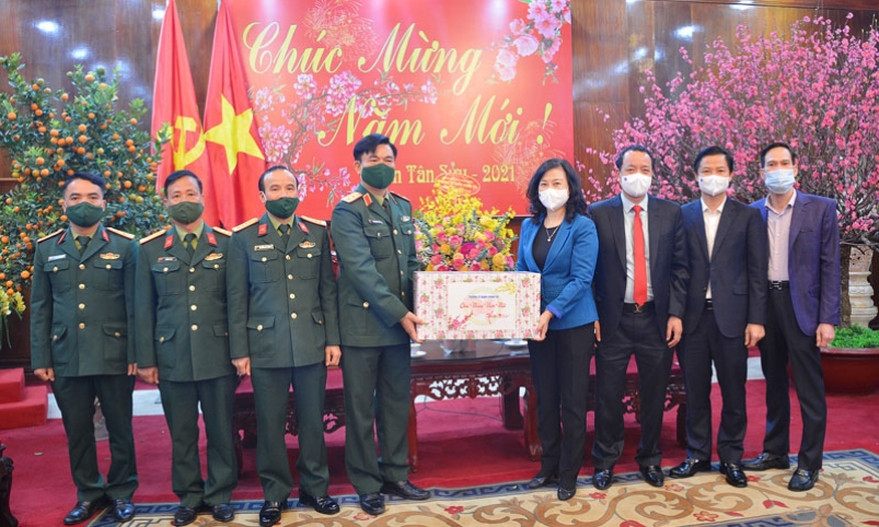 Trường Sĩ quan Chính trị chúc Tết tỉnh Bắc Ninh