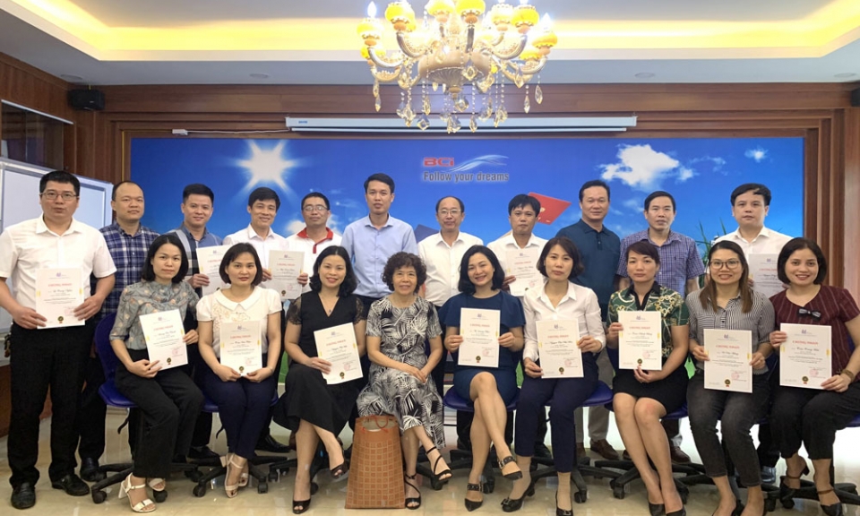Bồi dưỡng phương pháp, kỹ năng tự đánh giá chất lượng giáo dục nghề nghiệp
