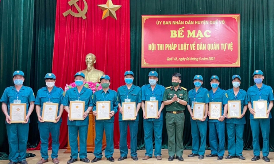 Hội thi pháp luật về dân quân tự vệ