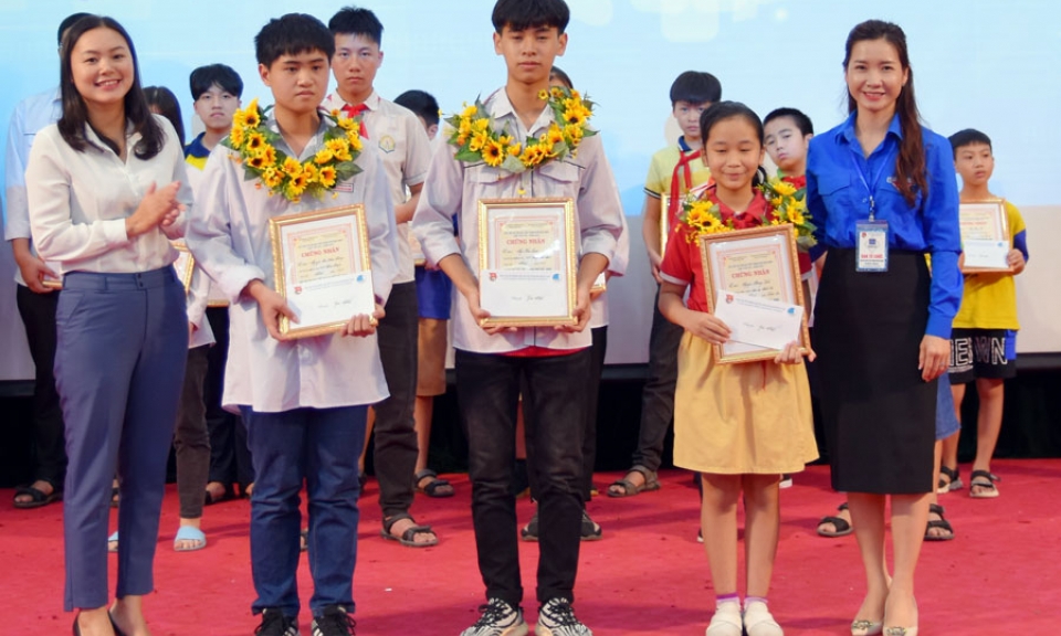 Trao giải Hội thi Tin học trẻ thành phố Bắc Ninh lần thứ XIV, năm 2021