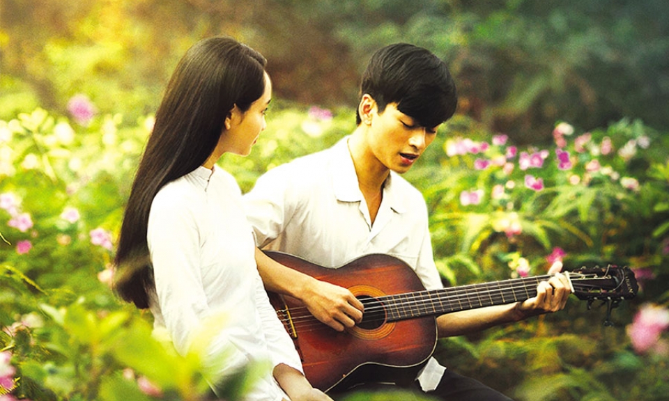 Đi qua thanh tân