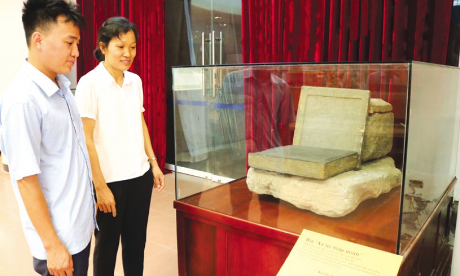 Những người “gom nhặt kí ức”