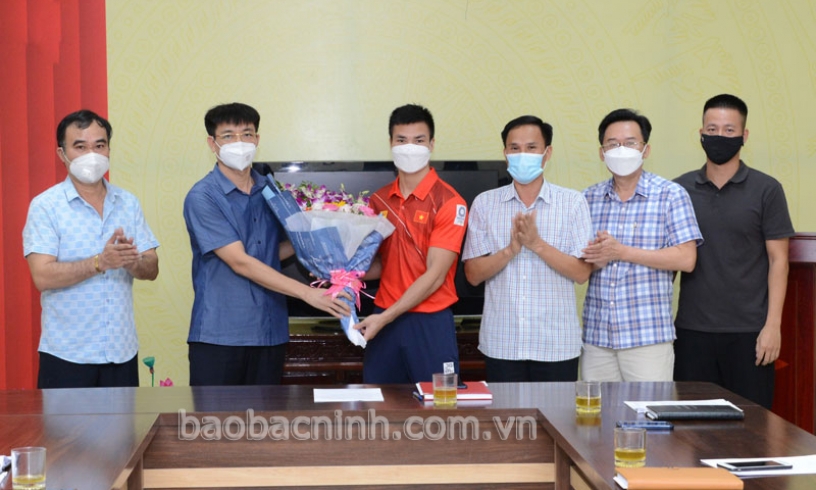 Gặp mặt, biểu dương võ sĩ Boxing Nguyễn Văn Đương