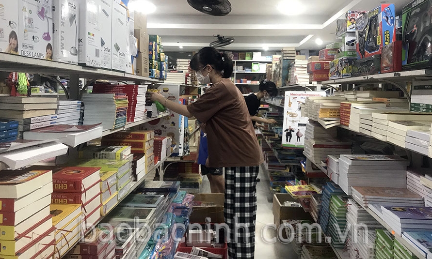 Cung ứng đủ, kịp thời  sách giáo khoa cho năm học 2021-2022