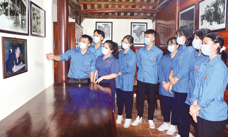 Tự hào lớp đảng viên  mang tên Nhà lãnh đạo tiền bối