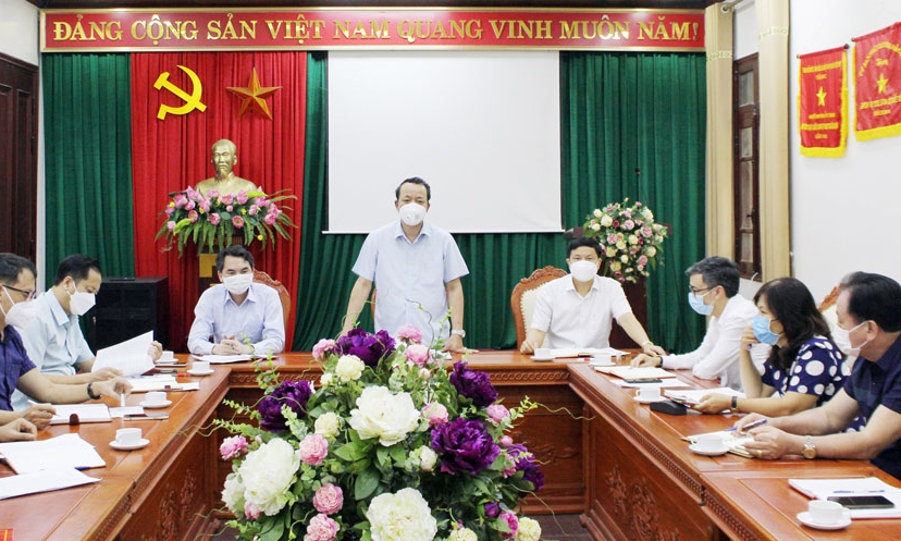 Phó Bí thư Thường trực Tỉnh ủy Nguyễn Quốc Chung dự sinh hoạt Chi bộ Ban Nội chính Tỉnh ủy