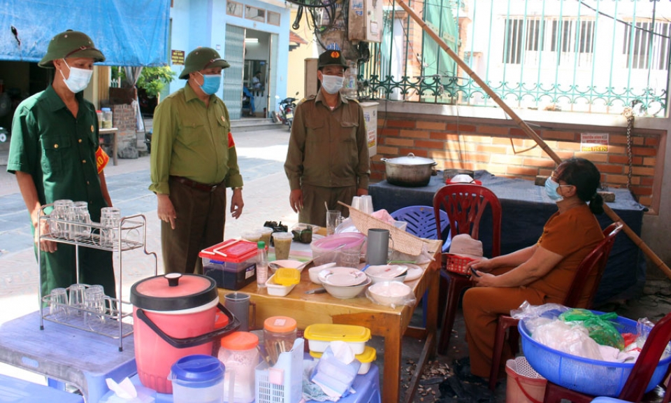 Cầu nối Đảng, chính quyền với nhân dân