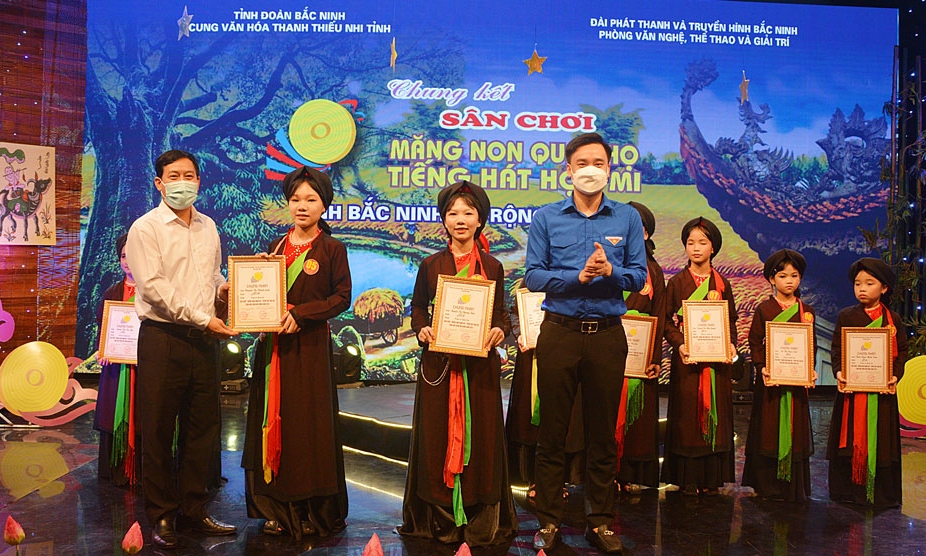 Chung kết Sân chơi “Măng non Quan họ-Tiếng hát họa mi” tỉnh mở rộng năm 2021