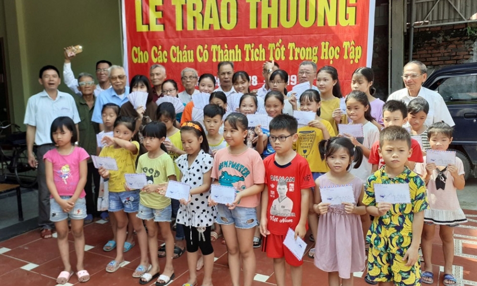 Kinh nghiệm làm khuyến học ở thôn Phấn Động