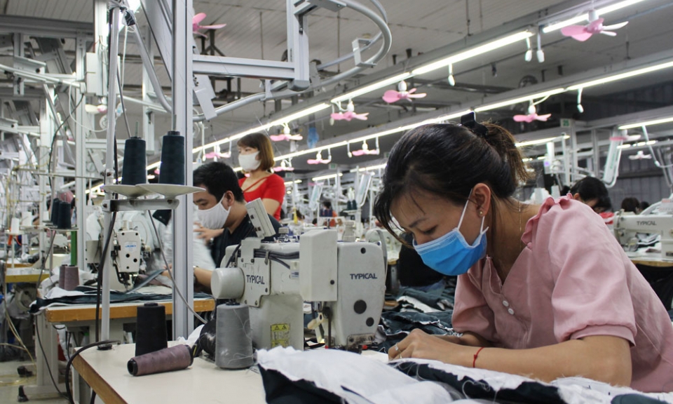 Kim ngạch hàng hóa xuất khẩu vượt 13,3% kế hoạch năm