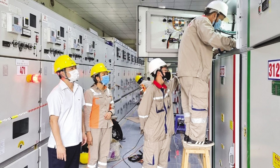 Bảo đảm cấp điện ổn định phục vụ sản xuất và sinh hoạt