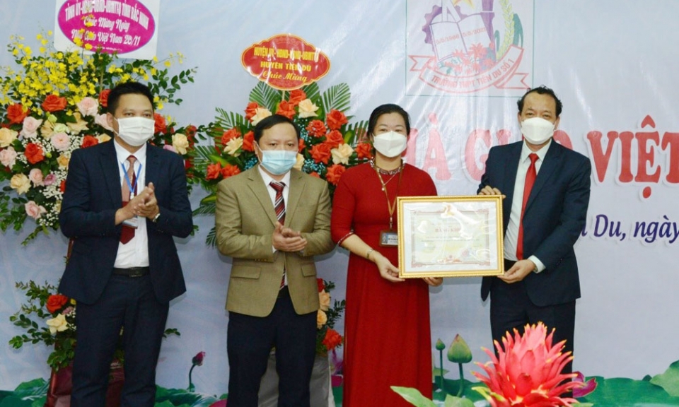 Lãnh đạo tỉnh chúc mừng Ngày Nhà giáo Việt Nam (20-11)