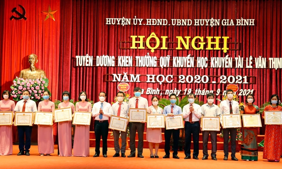 Gia Bình xây dựng hơn 20 tỷ đồng Quỹ khuyến học