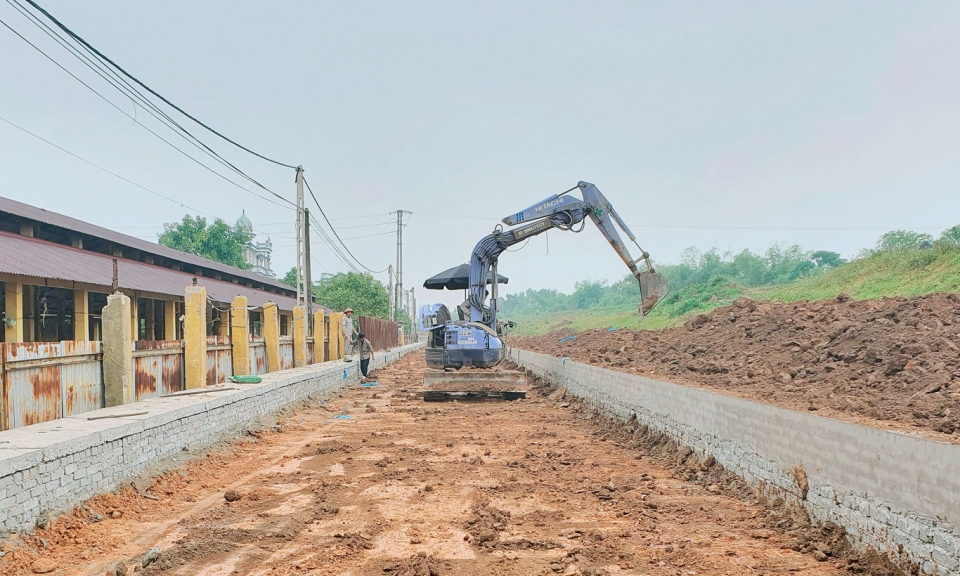 Cao Đức đưa Nghị quyết  Đại hội Đảng bộ xã vào cuộc sống