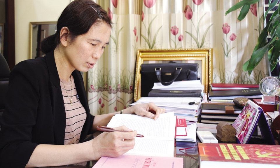 Làm tốt việc dân mong
