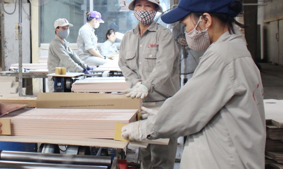 Yên Phong thu ngân sách Nhà nước năm 2021 ước tăng 43% dự toán