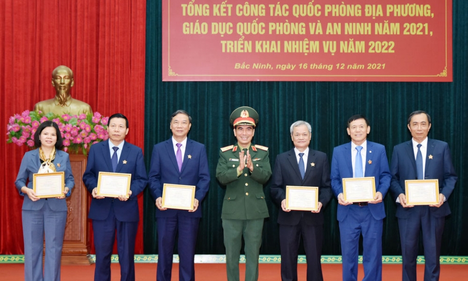 Triển khai công tác quốc phòng địa phương, giáo dục quốc phòng và an ninh năm 2022