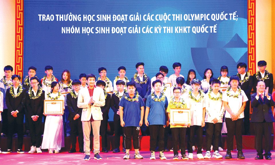 Tỏa sáng hơn truyền thống hiếu học  của quê hương