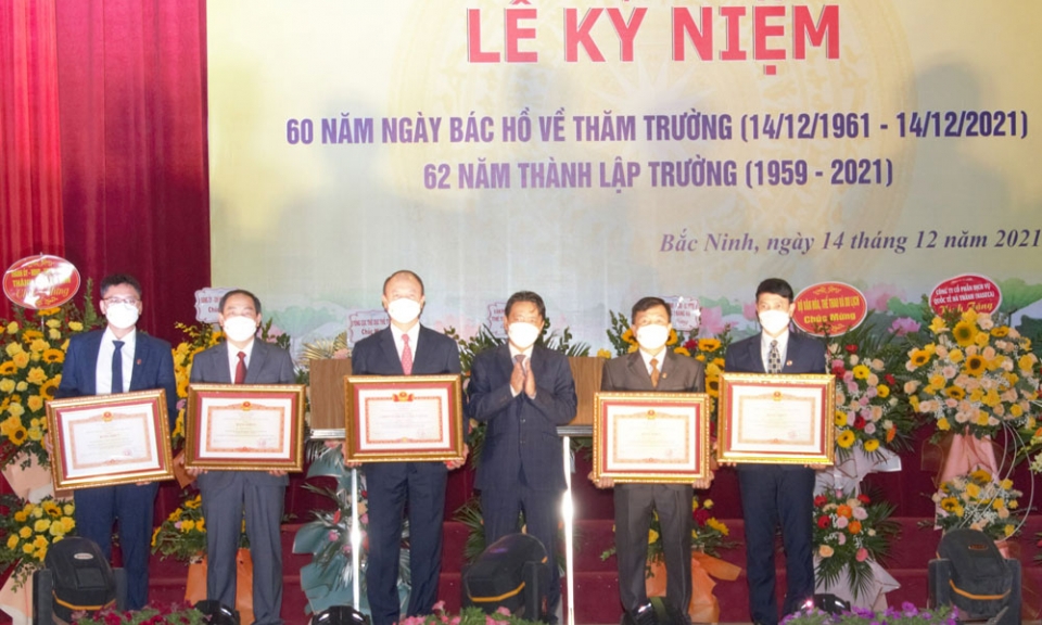 Trường Đại học TDTT Bắc Ninh kỷ niệm 60 năm Bác Hồ về thăm và 62 năm ngày thành lập trường