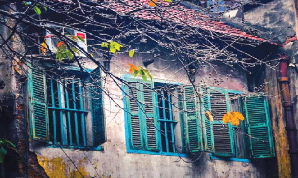 “ Nghe trong mưa đêm mùa xuân lặng lẽ sang...”