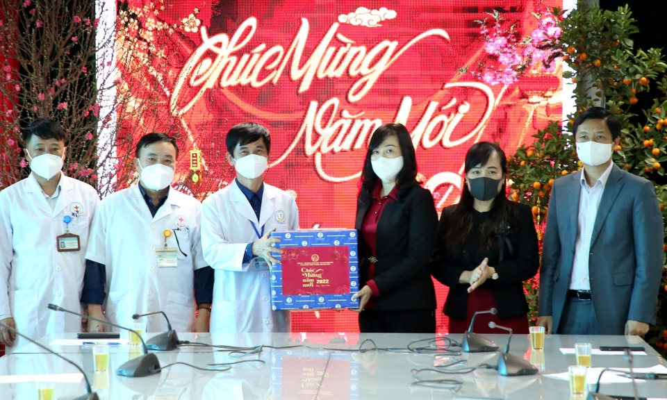 Bí thư Tỉnh uỷ thăm, chúc Tết Bệnh viện Đa khoa tỉnh