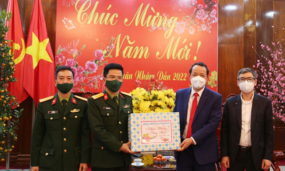 Lữ đoàn Công binh 229 chúc Tết tỉnh Bắc Ninh