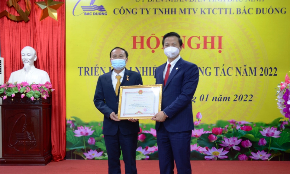 Công ty TNHH Một thành viên KTCTTL Bắc Đuống phấn đấu tưới tiêu năm 2022 gần 50.000 ha