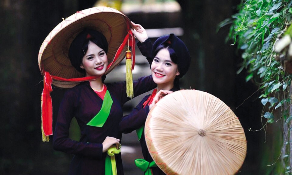 Nón quai thao, xôn xao miền Quan họ